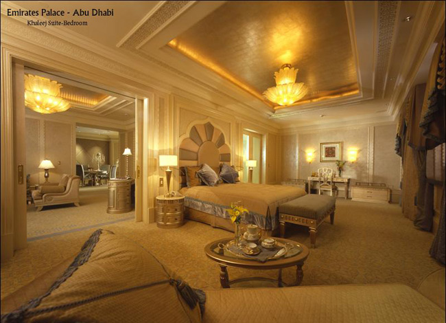 Các phòng ngủ tại Emirates Palace là sự kết hợp giữa các đường nét kiến trúc Arập với các trang thiết bị thuộc hàng hiện đại nhất thế giới